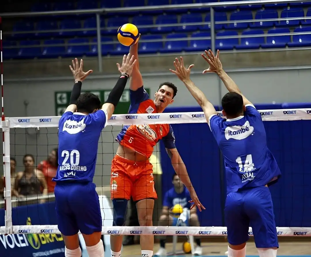 <strong>Vôlei São José vence mais uma e chega a 15 vitórias na Superliga</strong>