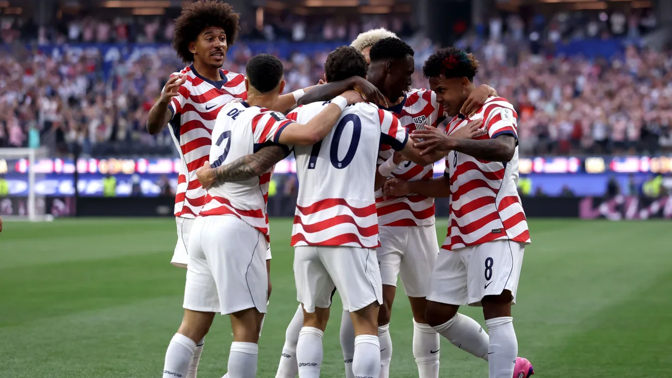 EUA estreia com goleada sobre o Paraguai e reforça protagonismo entre as sedes do Mundial