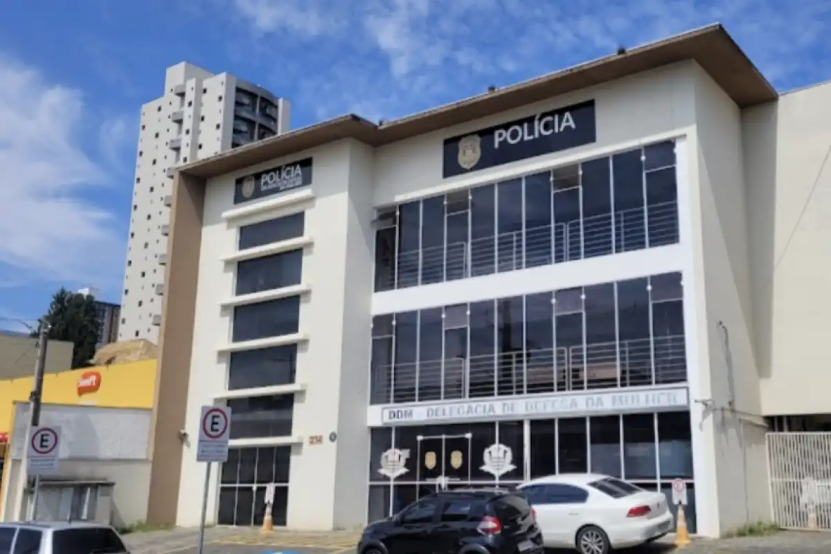 Homem de 64 anos é preso após ameaça e atirar na casa da ex-companheira