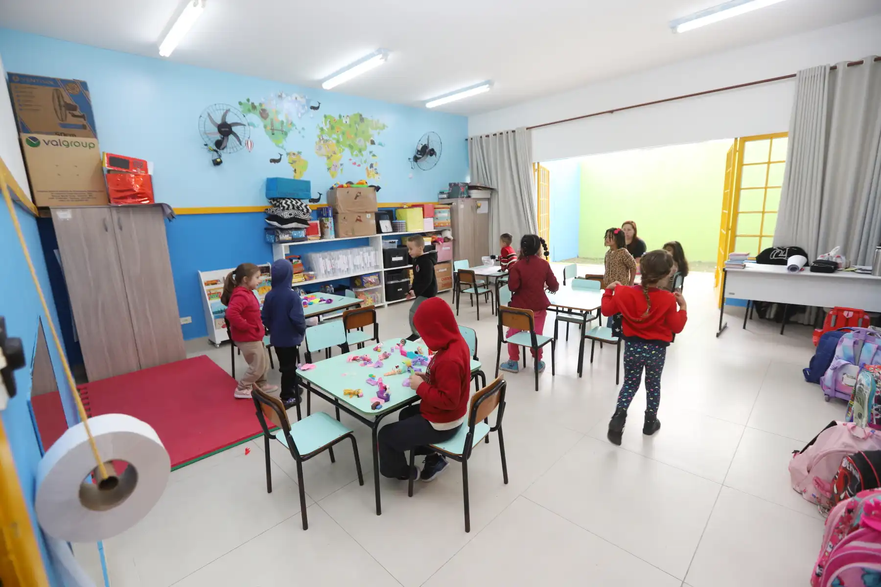 Creche e EMEIs têm reinauguração após grandes reformas no Bandeira Branca e no Parque Califórnia, em Jacareí
