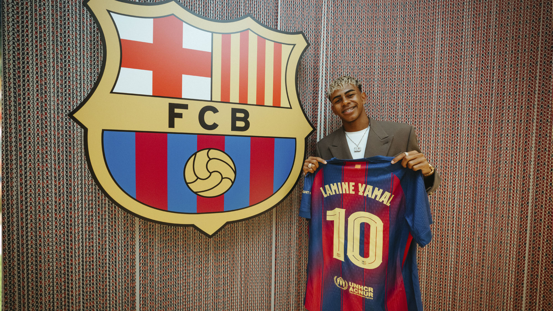 Yamal assumindo a camisa 10