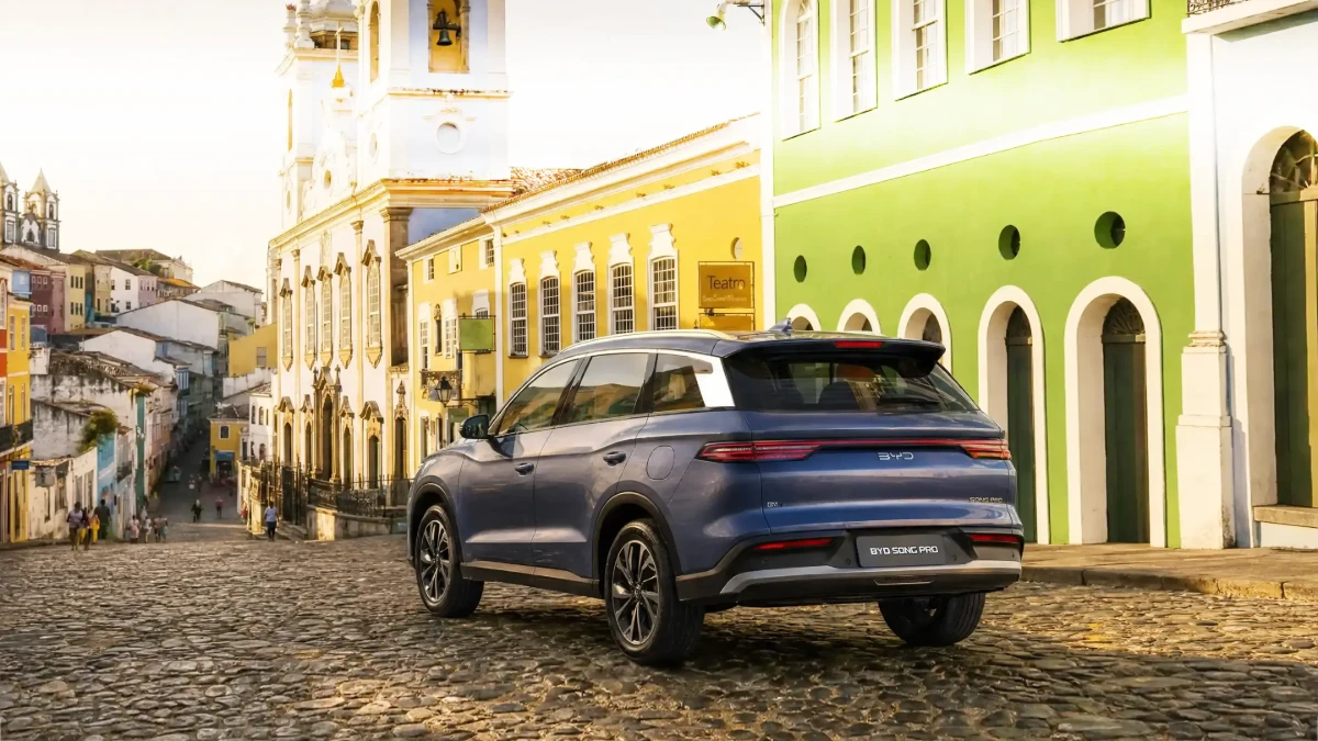 87% dos motoristas cogitam comprar carro elétrico, mas custo ainda é barreira