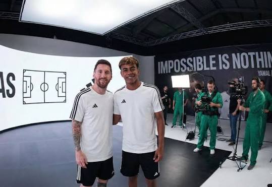 Messi e Yamal na Adidas