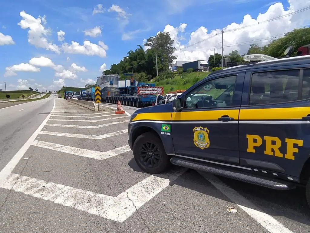 Menina de 11 anos foge de casa e é encontrada escondida entre caminhões na Dutra