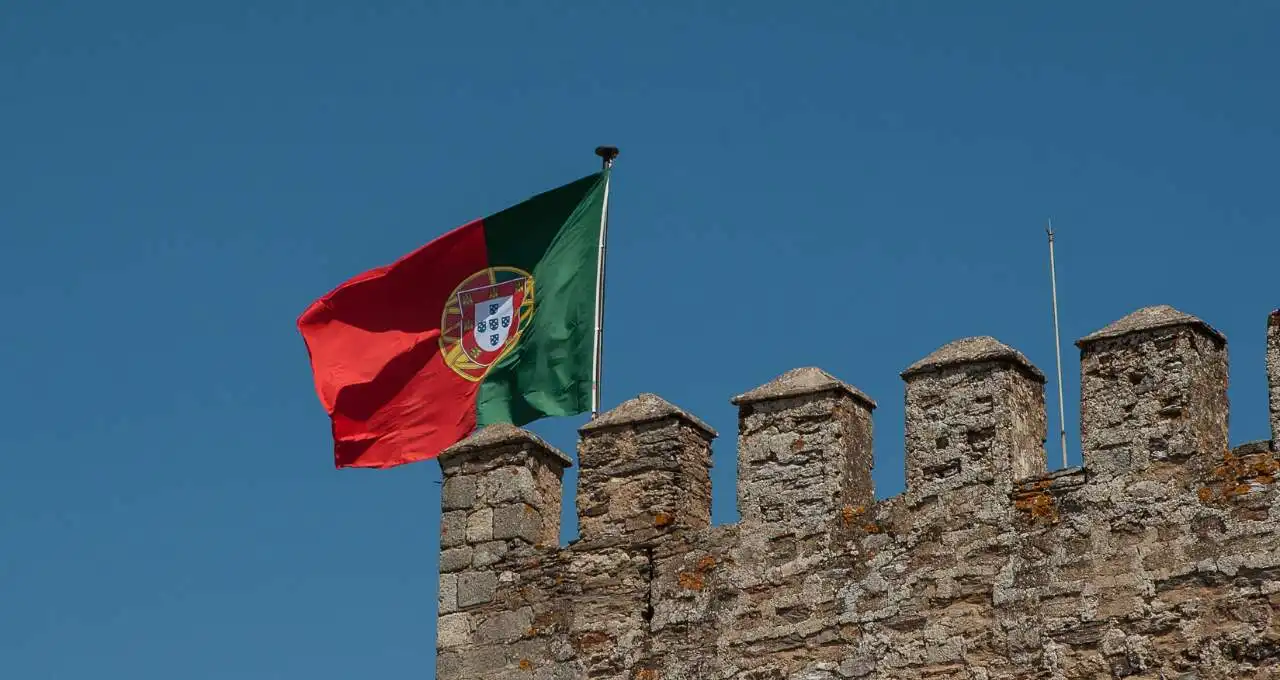 Brasileiros terão que morar mais tempo em Portugal para pedir cidadania