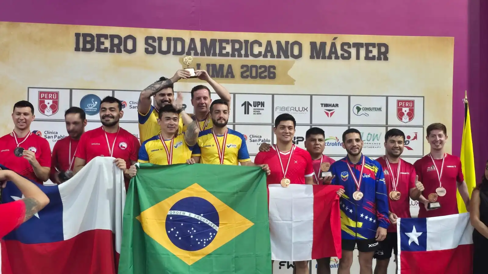 Atletas de São José dos Campos brilham e conquistam títulos em campeonato internacional de tênis de mesa no Peru