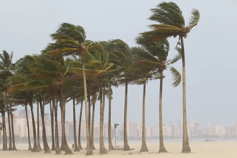 Alerta de ventos é emitido para o Vale do Paraíba e Litoral Norte