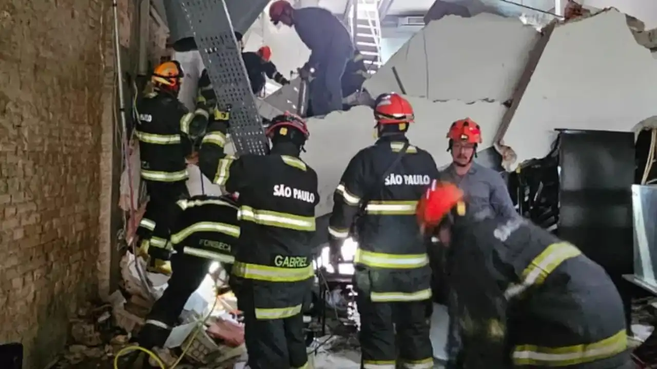 Teto de restaurante assinado por Henrique Fogaça desaba e deixa uma funcionária morta em São Paulo