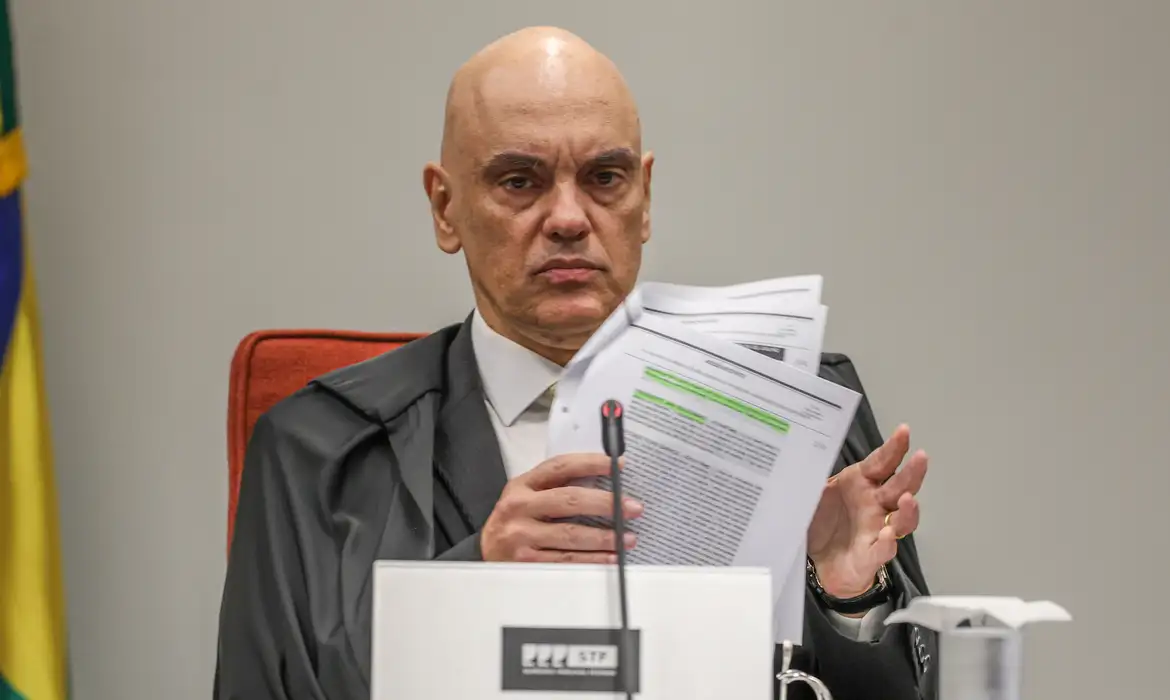 Moraes reforça defesa da soberania do Brasil em recado a Trump durante julgamento de Bolsonaro