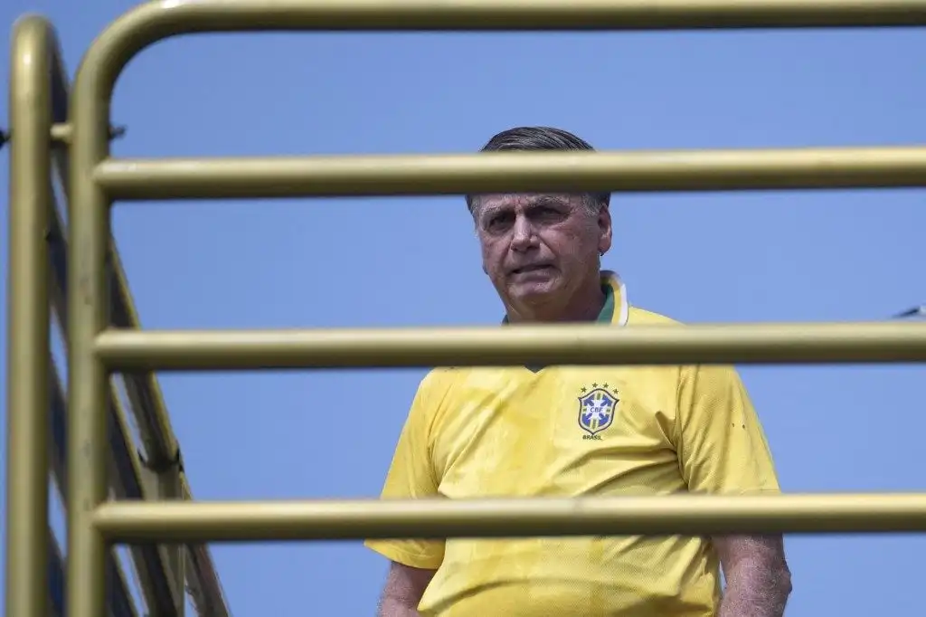 Bolsonaro tem até esta segunda (27) para recorrer de condenação no STF