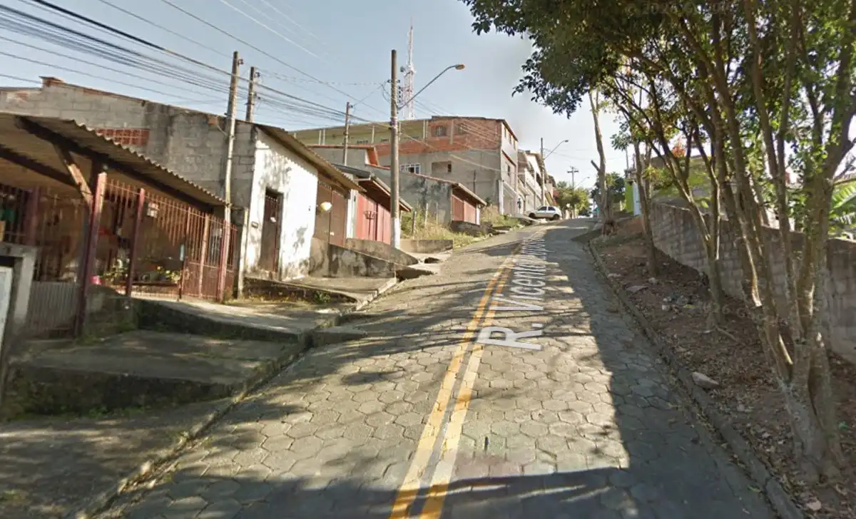 Homem é esfaqueado na Vila Dirce em São José; Polícia suspeita de uma mulher