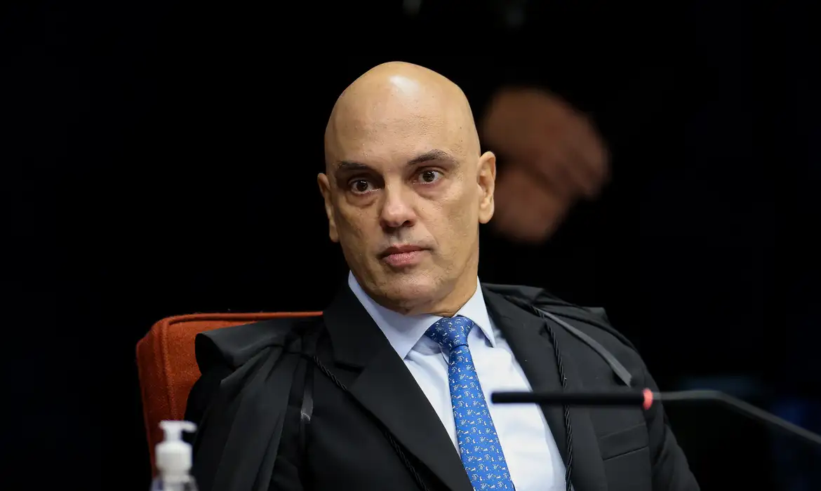 Moraes critica anotações golpistas de general e ex-ministro no STF