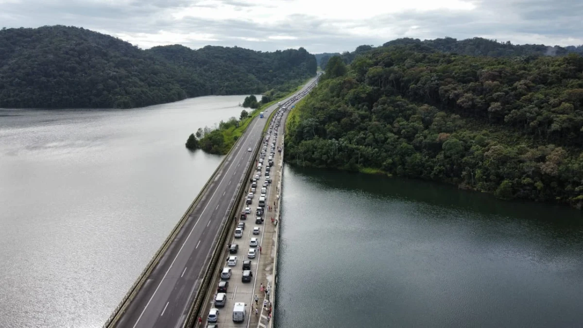 Feriado deve levar quase 3 milhões de veículos às rodovias do Vale
