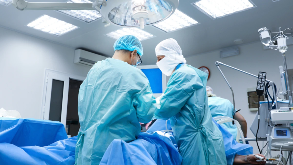 Após cinco anos sem enxergar, mulher recupera a visão com transplante inédito