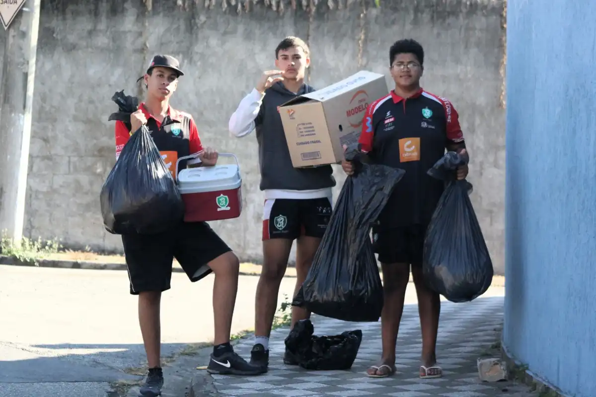 Jacareí Rugby realiza Campanha do Agasalho 2024 com coleta de 2350 peças