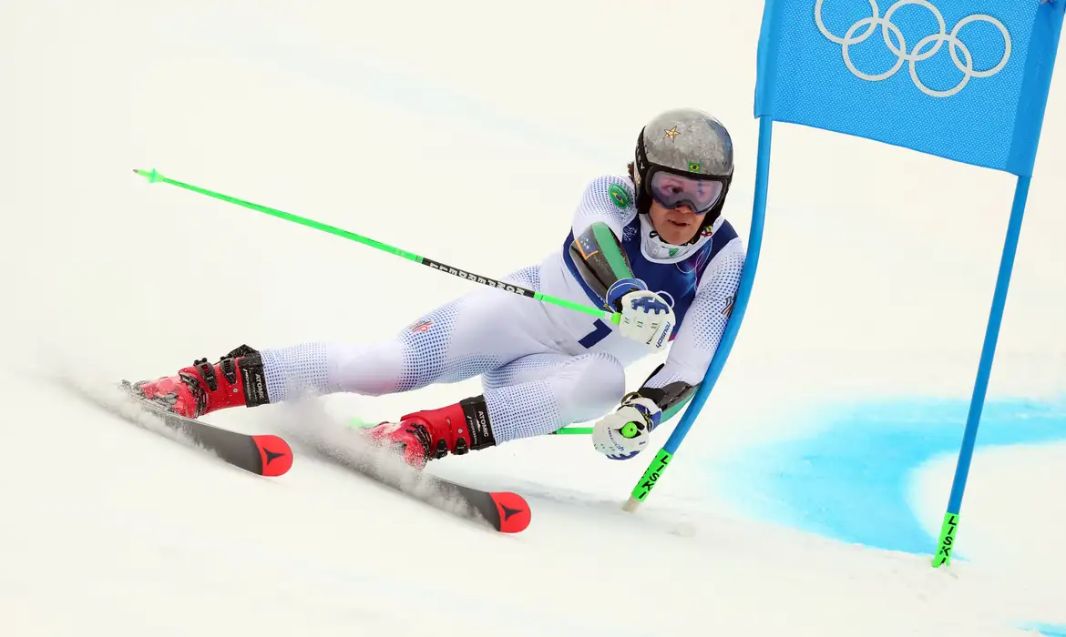 Lucas Pinheiro conquista 1º ouro do Brasil nos Jogos Olímpicos de Inverno