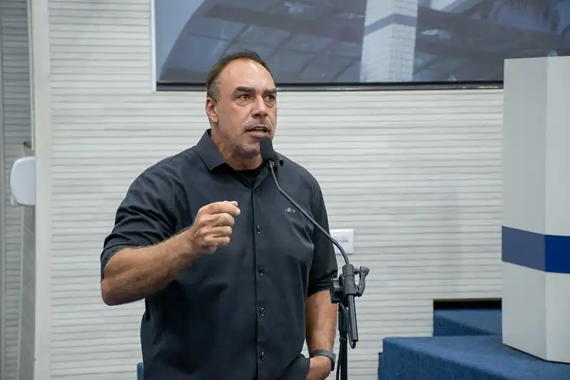 Após arquivar PL do "grau", vereador alega que não sabia sobre o projeto