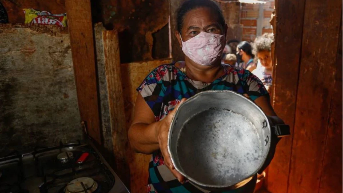 Obesidade é quase 3 vezes maior entre mulheres com insegurança alimentar, diz estudo