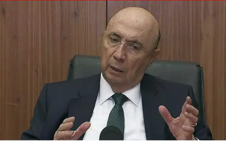 <strong>Meirelles diz que Lula está seguindo política de Dilma na economia</strong>