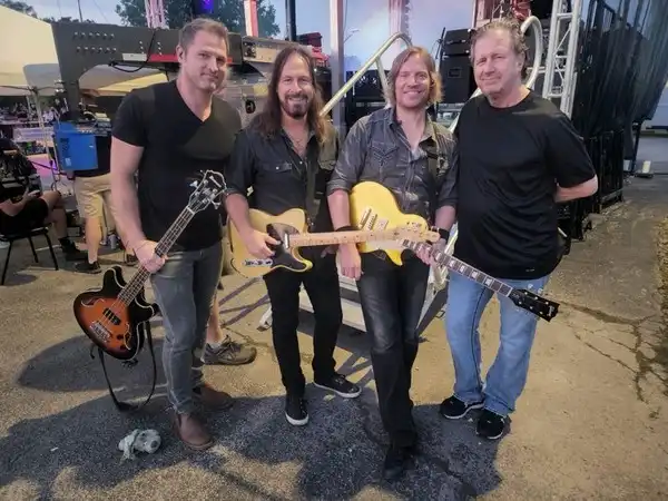 Revisiting Creedence convida o público para show em São José; veja o vídeo