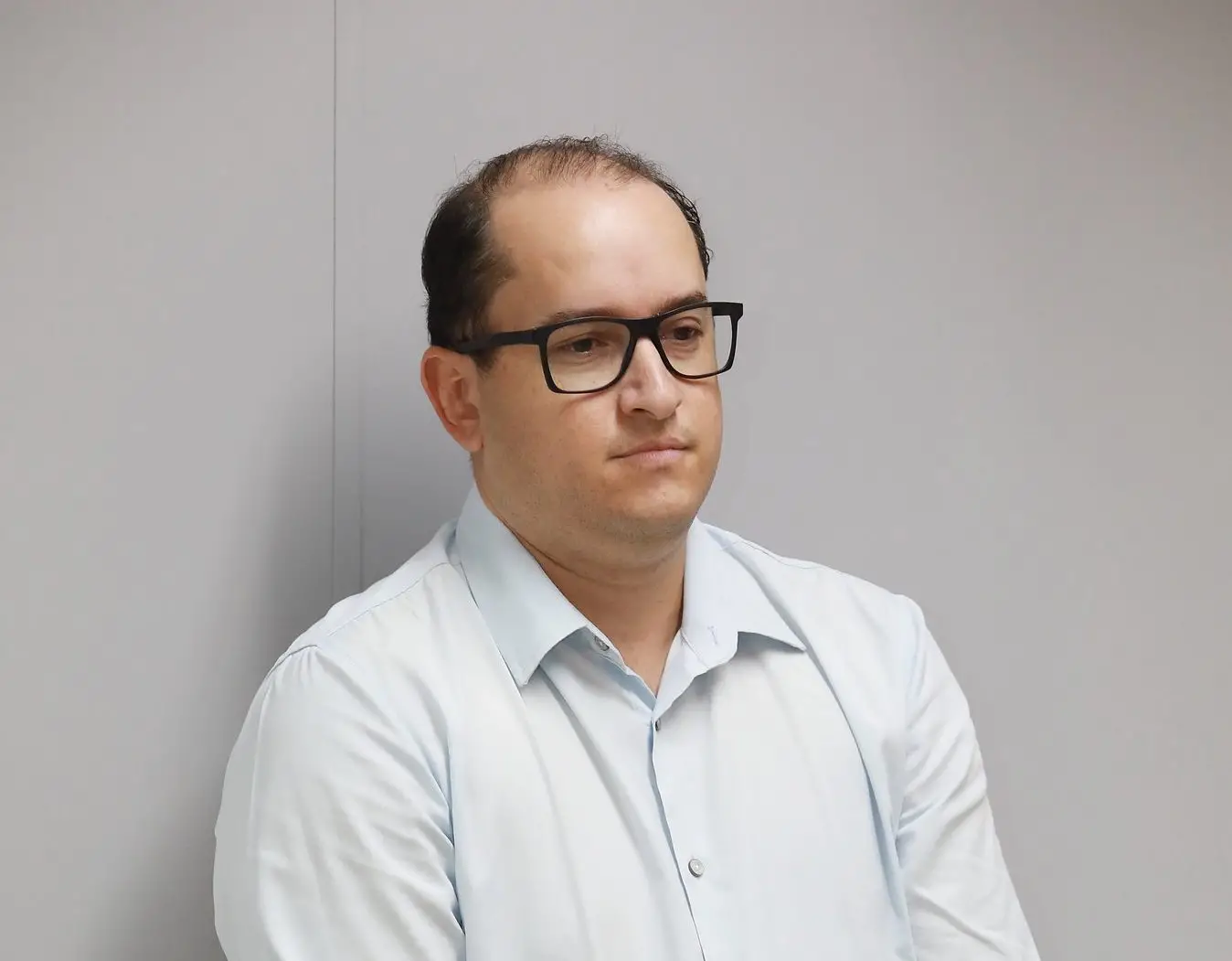 Repórter acusa secretário de Anderson de usar redes socias em horário de trabalho para discutir sobre futebol