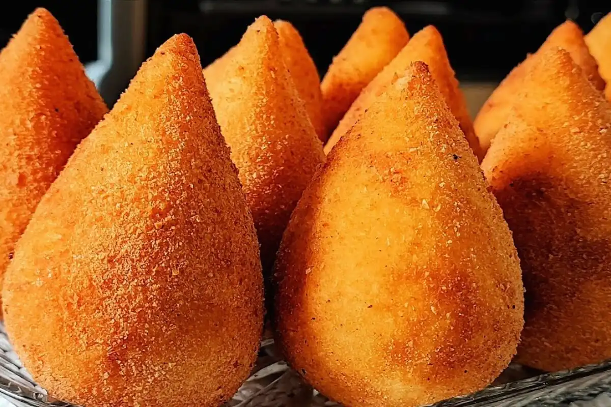 Mercado de coxinhas movimenta R$ 9,7 bilhões em um ano no Brasil, diz pesquisa