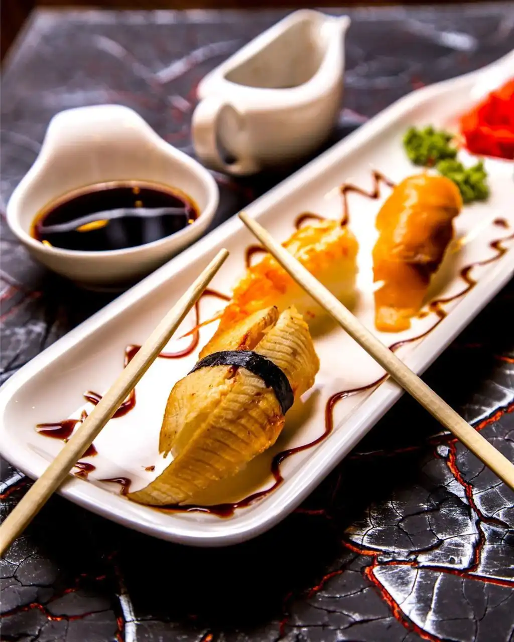 Culinária oriental direto do bairro Liberdade invade shopping de Taubaté