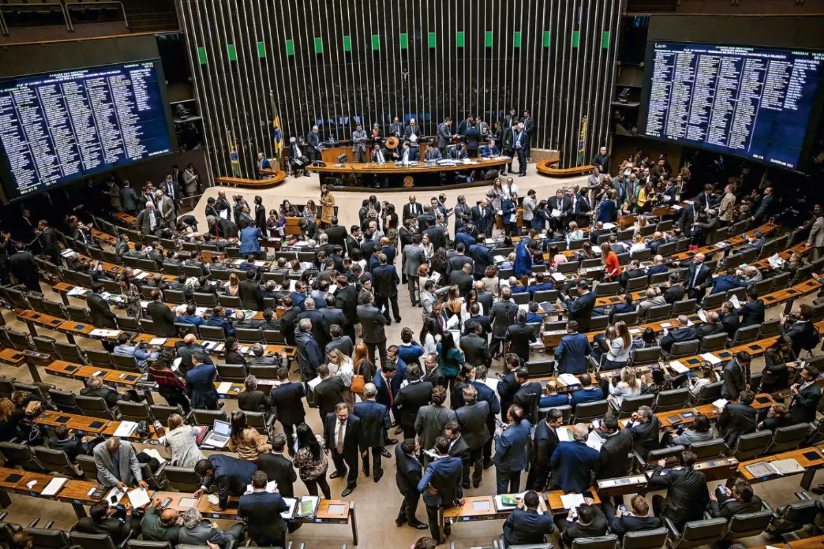 Câmara aprova urgência para PL que equipara aborto a homicídio no Brasil