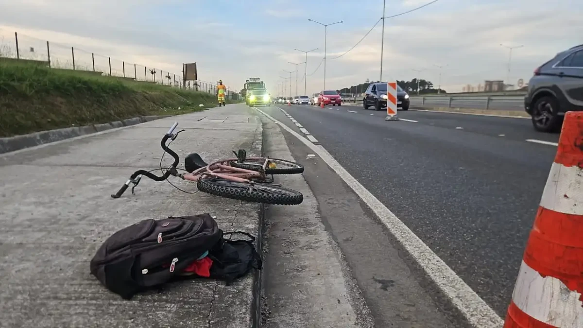 Ciclista fica gravemente ferido após ser atropelado por carreta na Dutra