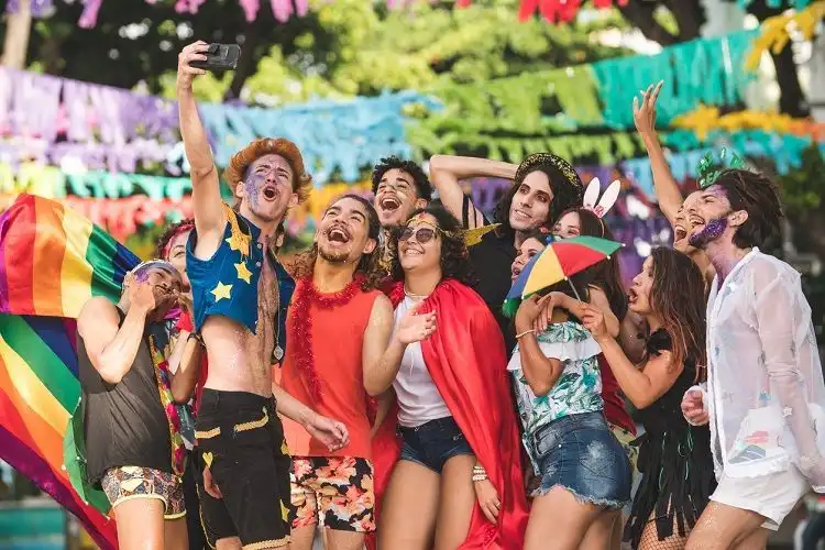 Carnaval 2023: 10 dicas para proteger seu celular