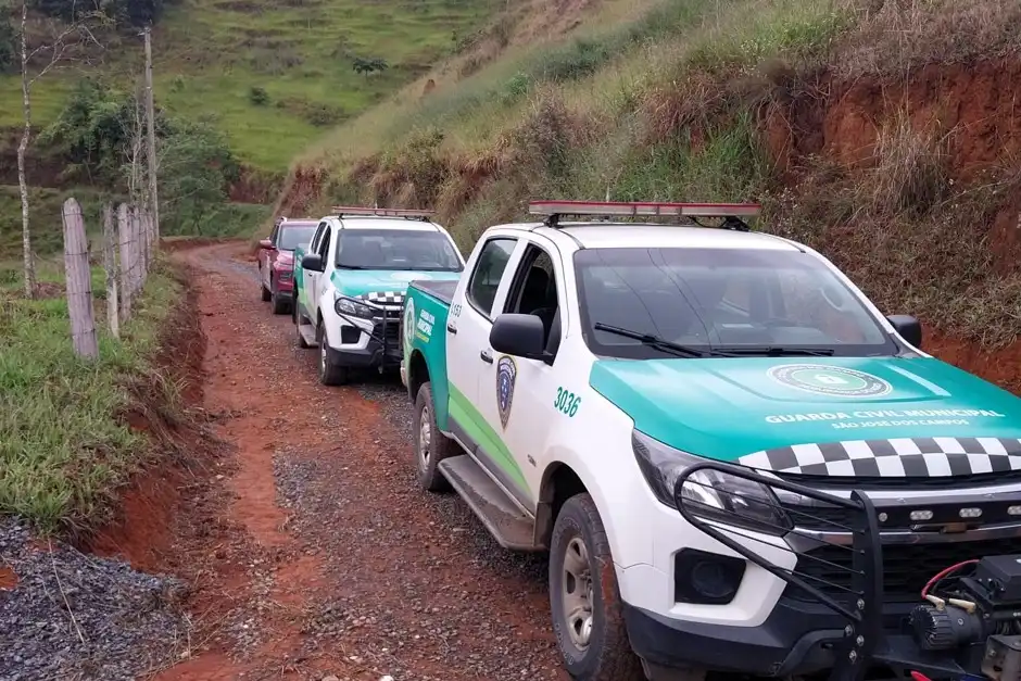 Fiscais impedem surgimento de dois loteamentos irregulares em SJC