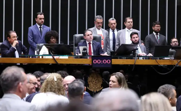 Câmara dos Deputados aprova PEC pelo fim da escala 6x1