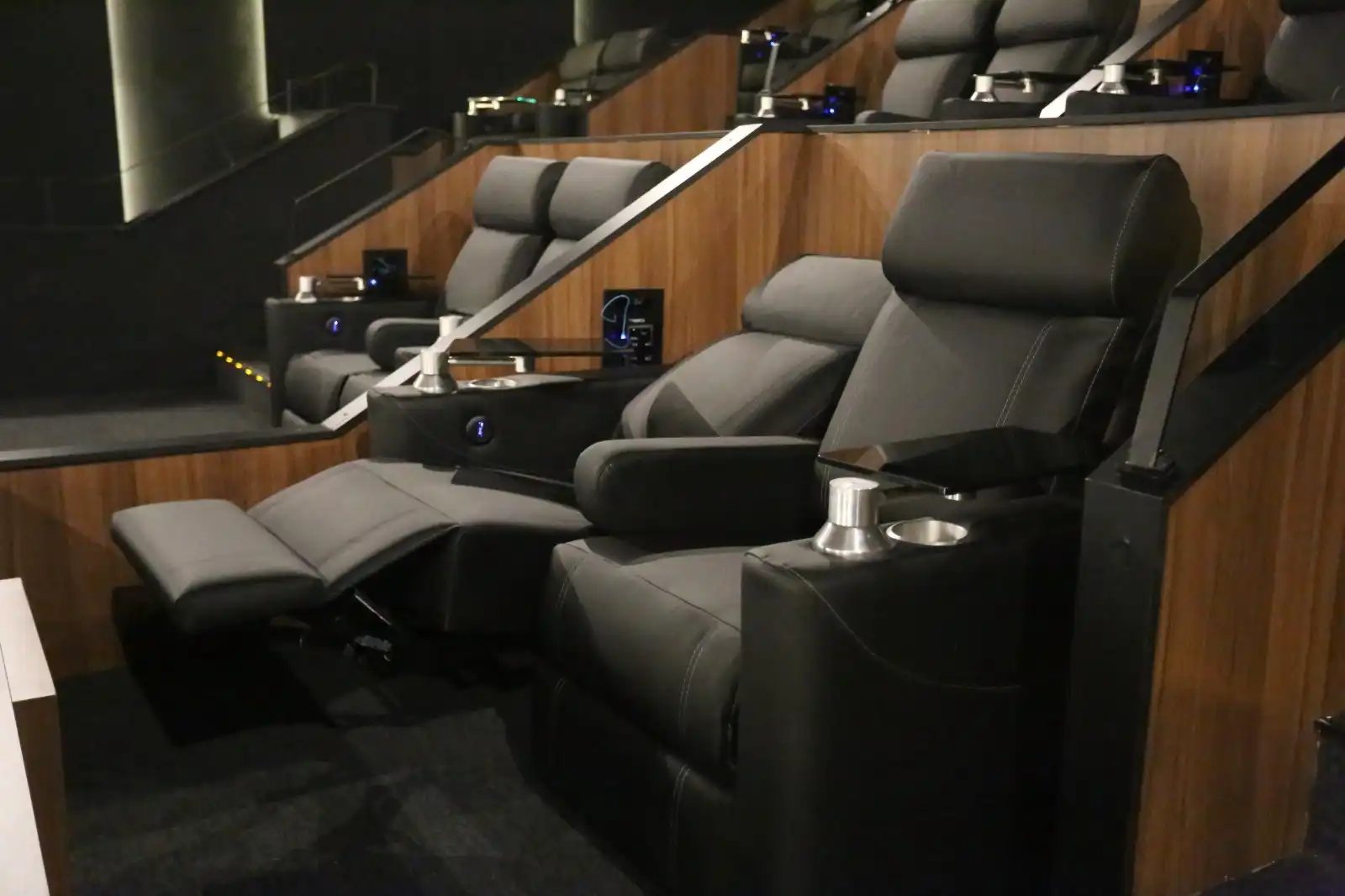 Vale Sul Shopping inaugura cinema de luxo