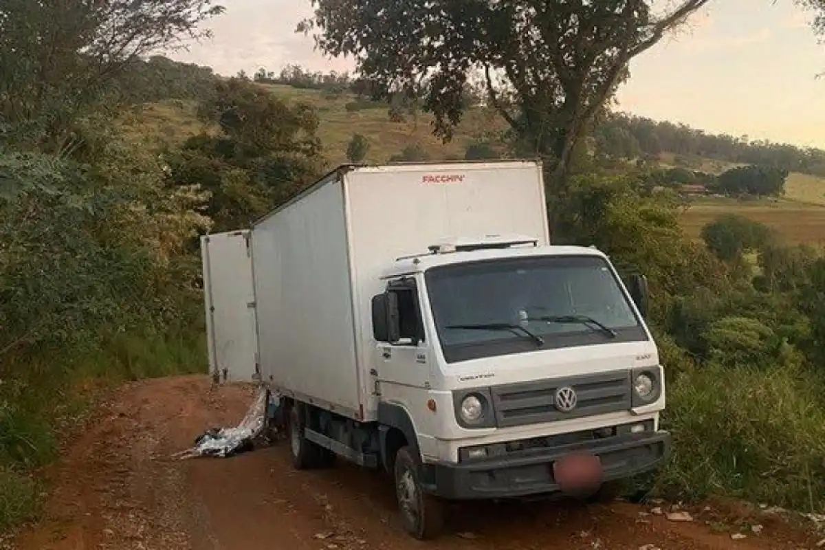 Quadrilha rouba carga de R$ 743 mil e abandona motorista em Jacareí após troca de tiros