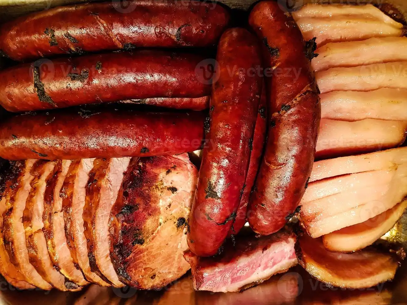 Bacon, presunto e salsicha entram na lista de alimentos cancerígenos da OMS 