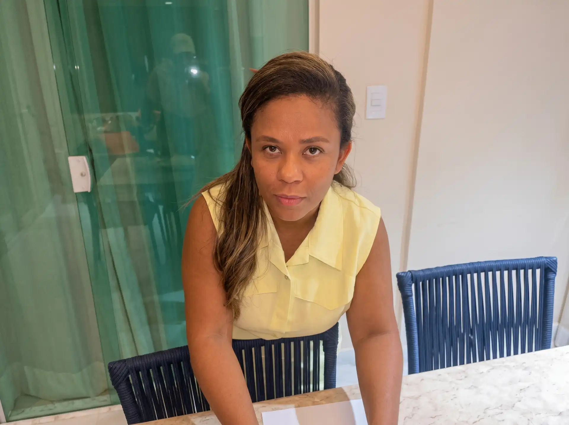 Mulher morre após misturar água sanitária com produtos de limpeza durante faxina na Bahia