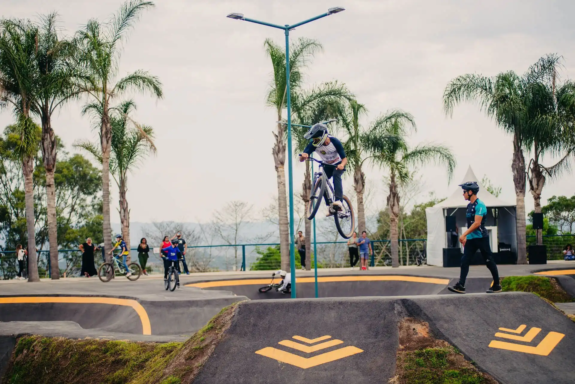 Mobai Bike Land agita o feriado do dia 21 em São José