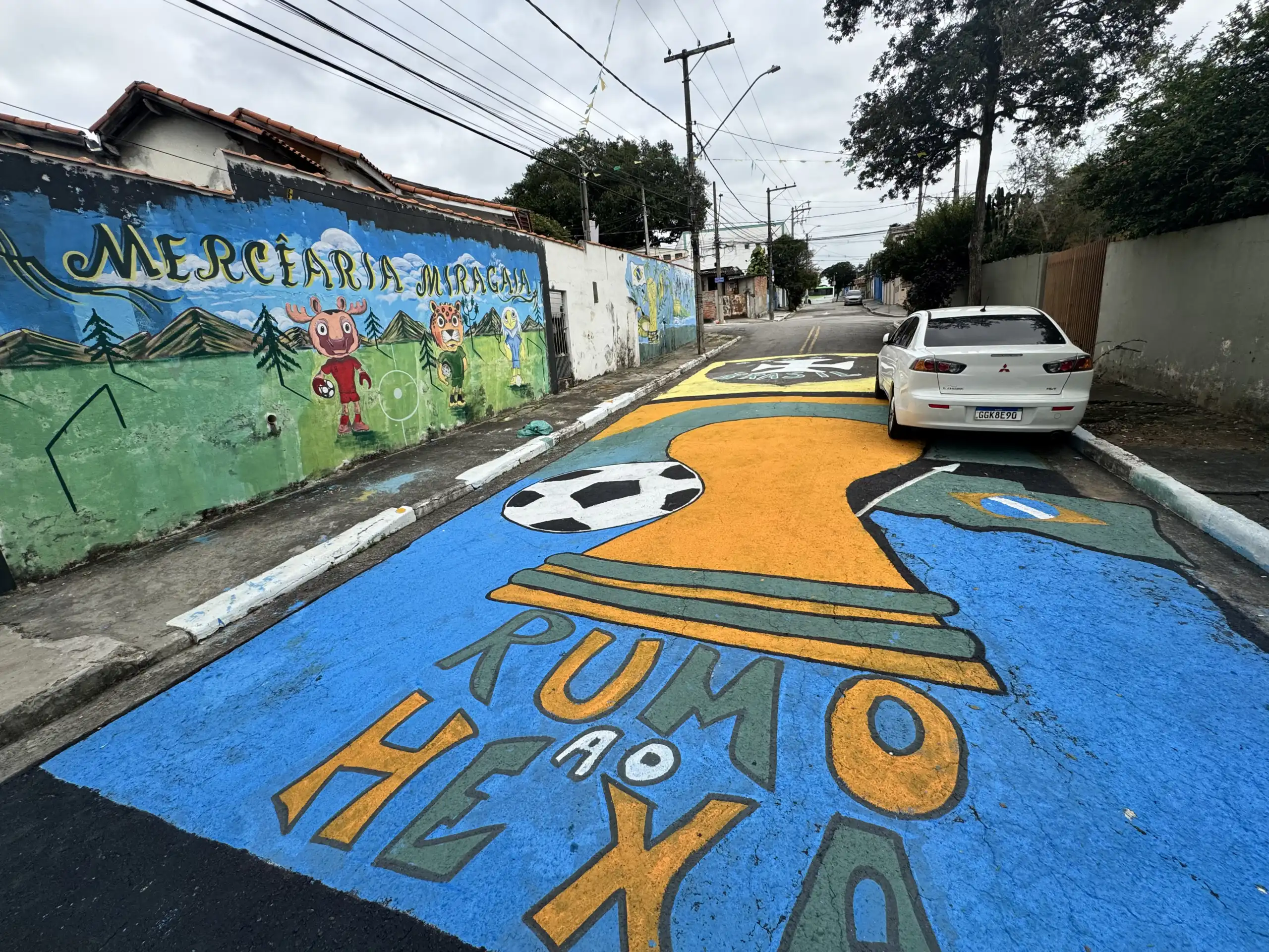 Moradores do Jd. Jussara em SJC retomam tradição de pintar as ruas para a Copa
