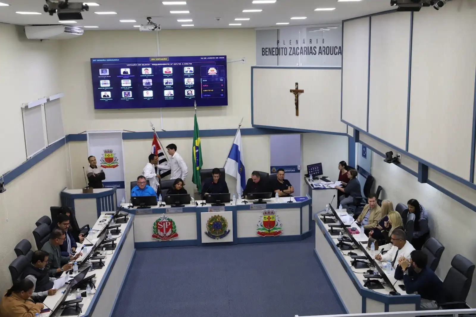 Câmara de Caraguatatuba aprova projetos e encaminha 20 requerimentos durante 20ª sessão ordinária
