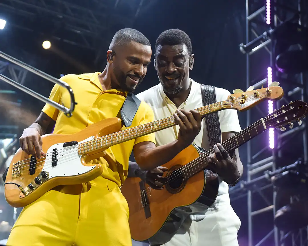 Seu Jorge e Alexandre Pires farão show "Irmãos" na Farma Conde Arena, dia 7 de junho