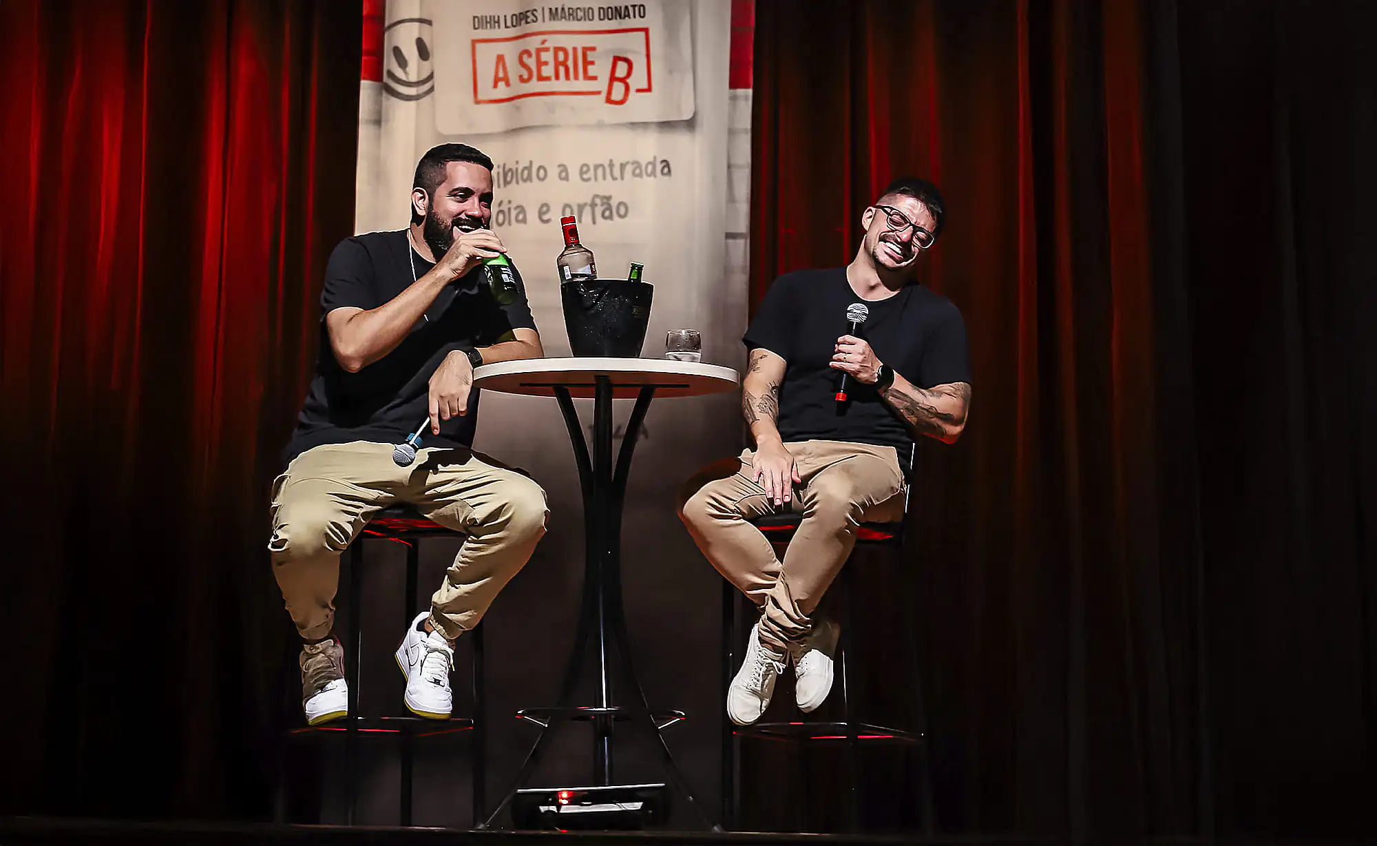 Dihh Lopes &amp; Márcio Donato estreiam a temporada de stand-up em São Sebastião