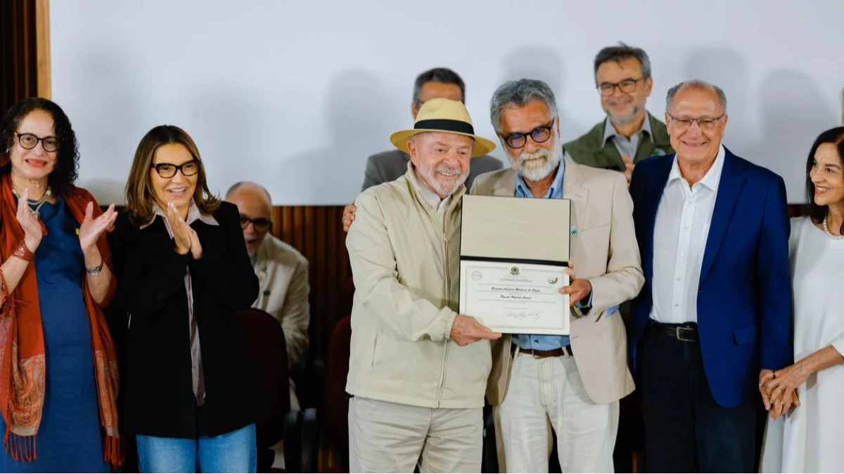 Lula visita INPE e elogia estrutura, além de criticar tarifas dos EUA