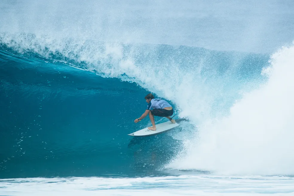 WSL: João Chianca elimina Filipinho e vai à semi em Pipeline; Caio Ibelli também avança