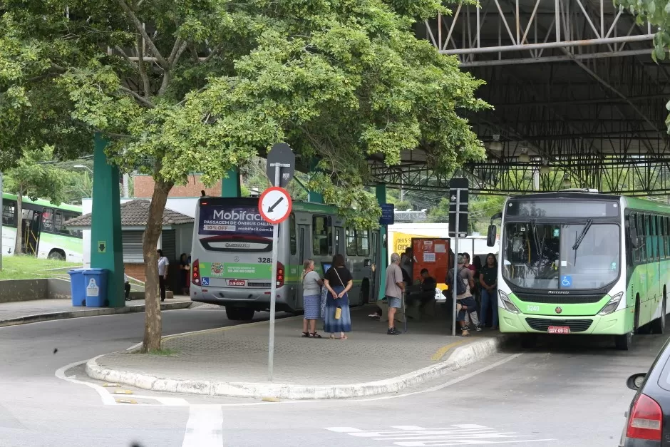 Motoristas e cobradores de ônibus de SJC e Jacareí entram em estado de greve
