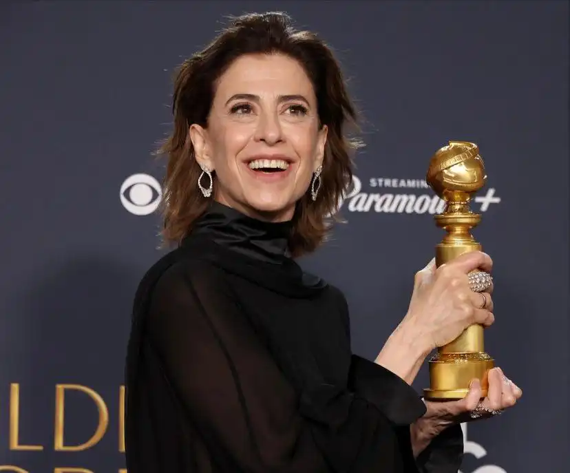 Fernanda Torres faz história e se torna a primeira brasileira a ganhar o Globo de Ouro de Melhor Atriz