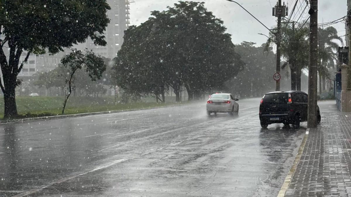 Defesa Civil alerta para risco de temporais com ventos de até 90 km/h