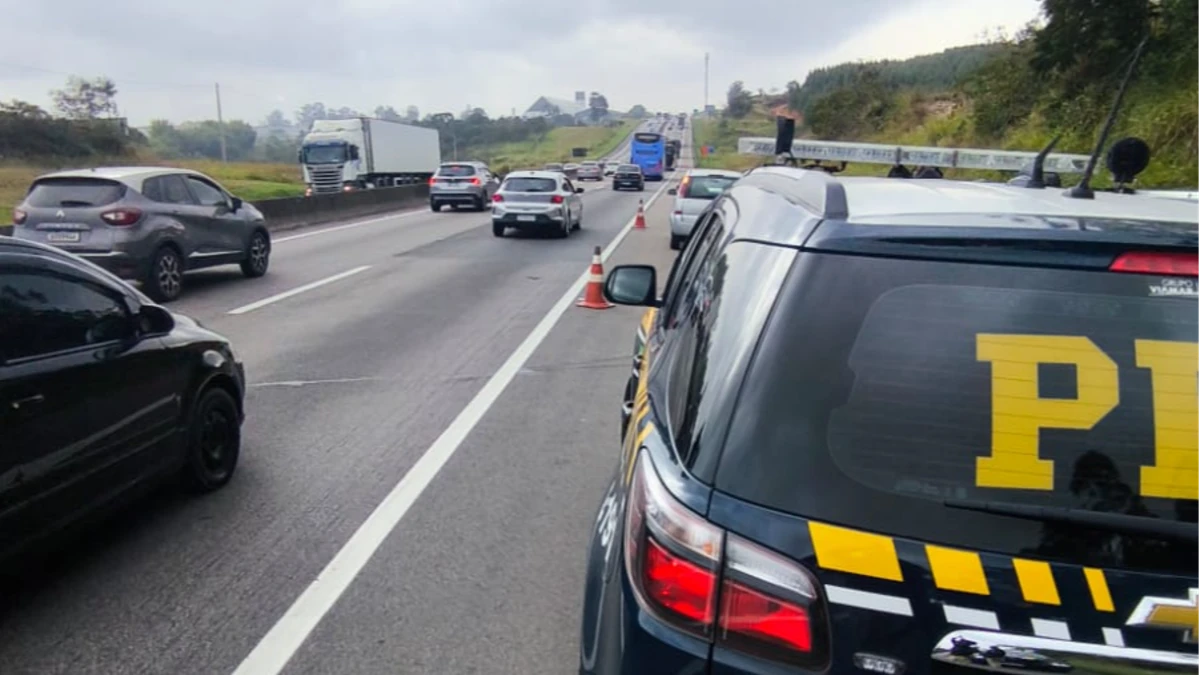 Dutra tem 14 km de congestionamento na manhã desta quinta (9) no Vale