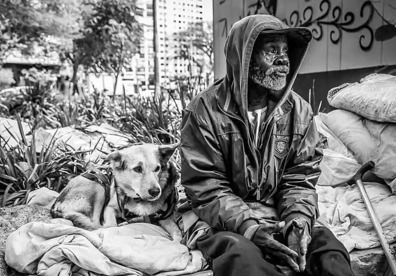 Fotógrafo e idealizador da MRSC, ajuda pessoas e pets em situação de rua