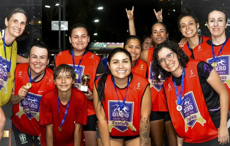 Brasil na final do futebol feminino em Paris!