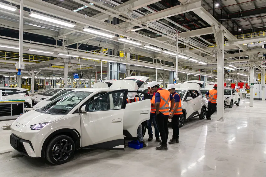 BYD tem três carros entre os cinco mais vendidos no varejo e chega ao top 4 geral pela primeira vez